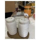 SHAKERS, MUG, PLASTIC BOWLS