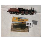 HO TRAIN MODEL AND TRAIN