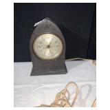 LINCOMB ELECTRIC CLOCK, CHIP ON EDGE