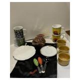 SPREADERS, MUGS, TRAY