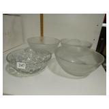 4 CLEAR GLASS BOWLS