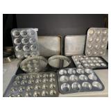 BAKING PANS AND CUPCAKE HOLDERS