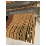 VELVET NO SLIP HANGERS GROUP OF 25