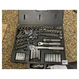 TRAVEL SOCKET SET IN CASE