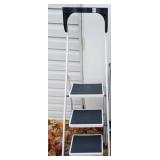 FOLDING STEP LADDER