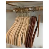 VELVET NO SLIP HANGERS GROUP OF 25