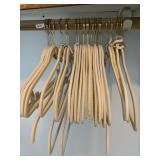 VELVET NO SLIP HANGERS GROUP OF 25