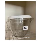 8 CUP MIXING CUP W/ LID PAMPERED CHEF