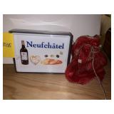 WINE TRAY AND DRAWSTRING BAG