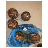 ACCENT BALLS AND DECORATIONS