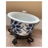 CHAMBER POT BY PORCELAIN W/ STAND