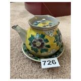 CHINESE TEAPOT W/ LINER