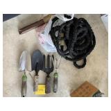 GARDENING HAND TOOLS