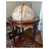 PA STATE UNIVERSITY WORLD GLOVE ON STAND #1855