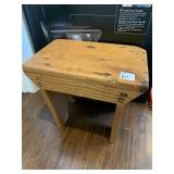 PRIMITIVE FOOT STOOL