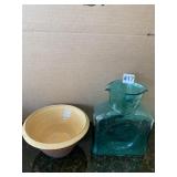 PINCH BOTTLE GREEN AND WISCONSIN POTTERY BOWL