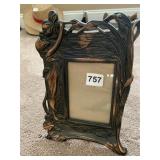 ANTIQUE STYLE PICTURE FRAME