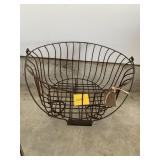 FOOTED BASKET W/ HANDLE