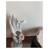 RING HOLDER HAND, PEDESTAL AND REPRODUCTION DISH