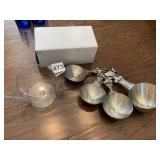 NEW MEASURING SET AND CUP