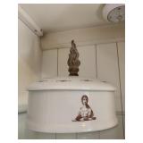 SIMON AND COMPANY COVERED DISH 8" W X 7.5"