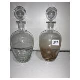 2 DECANTERS PINCH BOTTOM