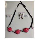 BETSEY JOHNSON NEW LIPS W/ RHINESTONE NECKLACE