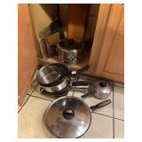 ASSORTED GOOD CONDITION PANS W/ LIDS