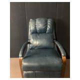 LAZBOY LEATHER RECLINER BLUE EXCELLENT CONDITION