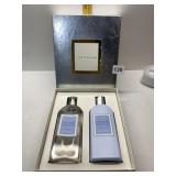 ANN TAYLOR CREAMY BLACKBERRY SANDALWOOD GIFT SET
