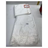 HAND EMBROIDERED 18X18 CLOTH NAPKINS AND MATCHING