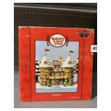 DEPARTMENT 56 SANTA CLAUS IS COMIN TO TOWN