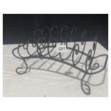 IRON DECORATIVE PLATE HOLDER