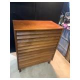MID CENTURY AMERICAN OF MARTINSVILLE DRESSER.