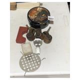 MILD DANISH TABACO TIN, CASTERS, STOPPER