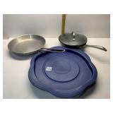 EVA TRIO SKILLET AND CALPHALON SKILLET WITH LID,