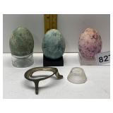 UNPOLISHED GEMSTONE EGGS IN STANDS AND 2 EXTRA