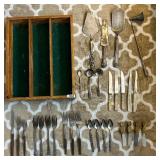 FLATWARE INCLUDING TEAK HANDLES, PEARLESCENT