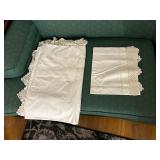 BEDSPREAD AND MATCHING PILLOWCASE