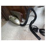 SILENT ULTRA SUPER SHARK VACUUM