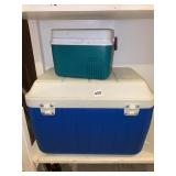 RUBBERMAID 6 PACK COOLER AND COLEMAN COOLER