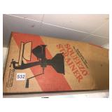 SQUEEZE STRAINER MANUAL JUICER