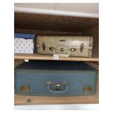 2 VINTAGE SUITCASES
