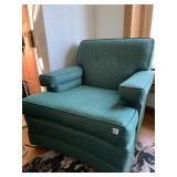 SQUARE GREEN UPHOLSTERED SITTING CHAIR ON CASTERS