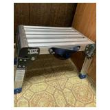 HAUL MASTER WORKING PLATFORM