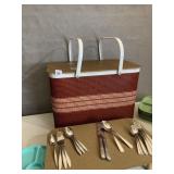 PICNIC SET VINTAGE NEVER USED