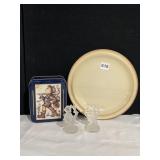 GOBEL PLATE, 2 FIGURINES, TIN