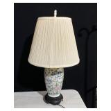 FLORAL CENTER LAMP PLEATED SHADE WOOD BASE