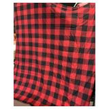 120X90/ KING MAIN STAY FLEECE COMFORTER NEW COND