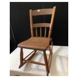 ANTIQUE ROCKING CHAIR